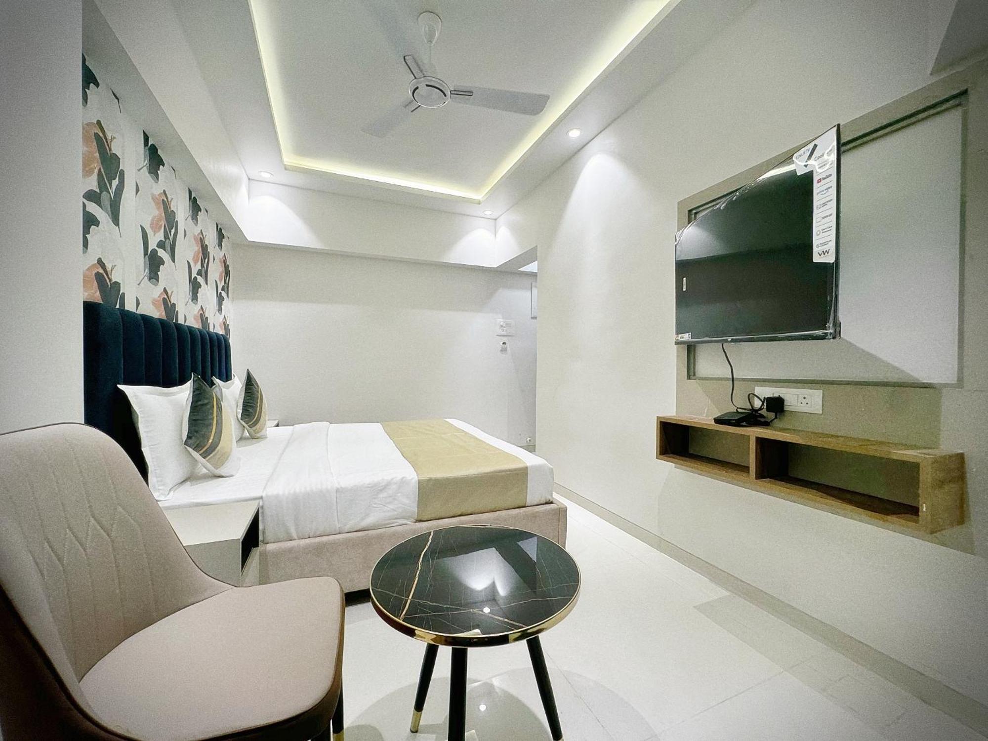 The Orion Premium Suites 뭄바이 외부 사진